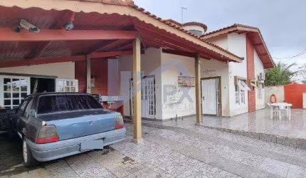 Casa para Venda em Itanhaém, Jardim Regina, 4 dormitórios, 2 suítes, 1 banheiro, 3 vagas