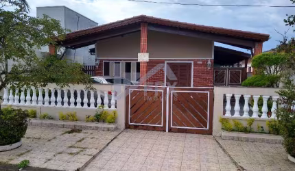 Casa Alto Padrão para Venda em Peruíbe, Josedy, 5 dormitórios, 3 suítes, 3 banheiros, 4 vagas