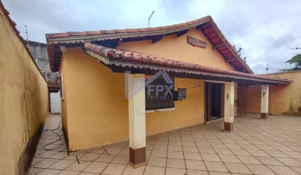 Casa para Venda em Itanhaém, Jardim Lindomar, 2 dormitórios, 1 suíte, 1 banheiro, 3 vagas