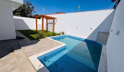 Casa para Venda em Itanhaém, Santa Julia, 3 dormitórios, 2 suítes, 2 banheiros, 3 vagas