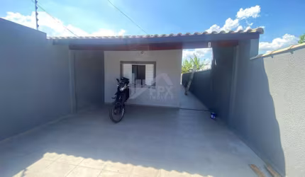 Casa para Venda em Itanhaém, Santa Julia, 2 dormitórios, 1 suíte, 2 banheiros, 2 vagas