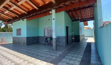 Casa para Venda em Itanhaém, Jardim Lindomar, 3 dormitórios, 1 suíte, 4 banheiros, 3 vagas