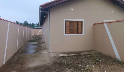 Casa para Venda em Itanhaém, Jardim Umuarama, 2 dormitórios, 1 suíte, 1 banheiro, 2 vagas