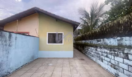 Casa para Venda em Itanhaém, Nova Itanhaém, 2 dormitórios, 1 suíte, 2 banheiros, 2 vagas