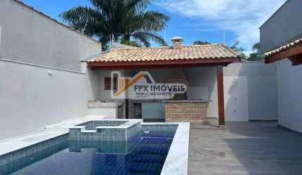 Casa para Venda em Itanhaém, Jardim Comendador, 3 dormitórios, 2 suítes, 1 banheiro, 3 vagas