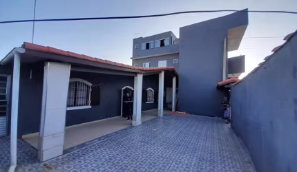 Casa para Venda em Itanhaém, Jardim Diplomata, 5 dormitórios, 3 suítes, 3 banheiros, 3 vagas