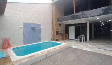 Casa para Venda em Itanhaém, JARDIM SUARÃO, 3 dormitórios, 1 suíte, 2 banheiros, 3 vagas