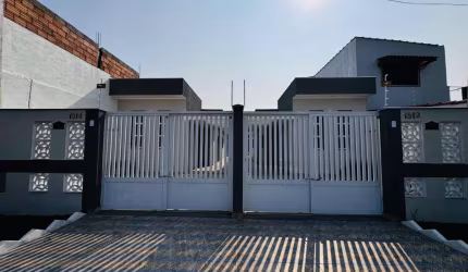 Casa para Venda em Itanhaém, Nossa Senhora do Sion, 2 dormitórios, 1 suíte, 1 banheiro, 3 vagas