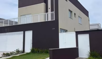 Casa Alto Padrão para Venda em Itanhaém, Jardim Grandesp, 5 dormitórios, 2 suítes, 2 banheiros, 3 vagas
