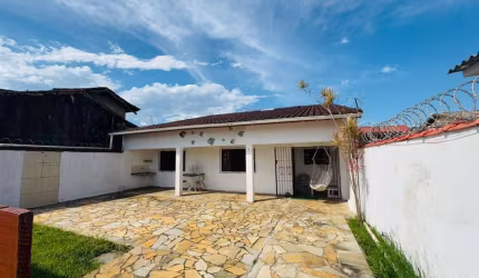 Casa para Venda em Itanhaém, Jardim Grandesp, 3 dormitórios, 1 suíte, 4 banheiros, 5 vagas