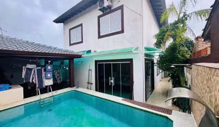 Casa Alto Padrão para Venda em Itanhaém, JARDIM SUARÃO, 4 dormitórios, 3 suítes, 3 banheiros, 4 vagas