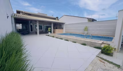Casa para Venda em Itanhaém, Jardim Regina, 3 dormitórios, 2 suítes, 2 banheiros, 5 vagas