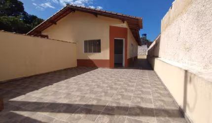 Casa para Venda em Itanhaém, Nossa Senhora Do Sion, 2 dormitórios, 1 suíte, 1 banheiro, 2 vagas