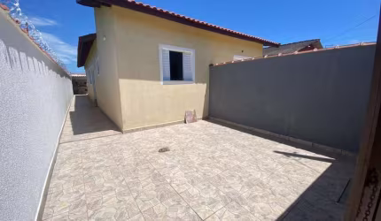 Casa para Venda em Itanhaém, São Fernando, 2 dormitórios, 1 suíte, 1 banheiro, 2 vagas