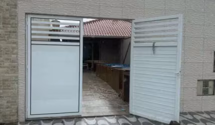 Casa para Venda em Itanhaém, Jamaica, 2 dormitórios, 1 suíte, 1 banheiro, 2 vagas