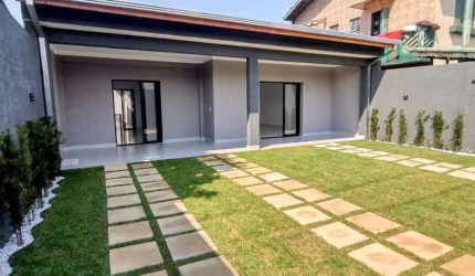 Casa para Venda em Itanhaém, Jardim Suarão, 3 dormitórios, 3 suítes, 2 banheiros, 6 vagas