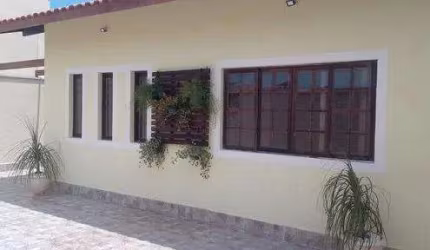 Casa para Venda em Itanhaém, Tupy, 3 dormitórios, 1 suíte, 1 banheiro, 3 vagas