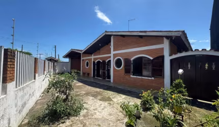 Casa para Venda em Itanhaém, Palmeiras, 4 dormitórios, 4 suítes, 1 banheiro, 5 vagas