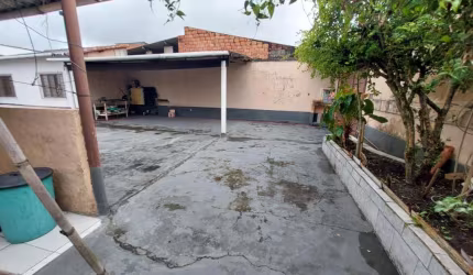 Casa para Venda em Itanhaém, Umuarama, 2 dormitórios, 1 suíte, 1 banheiro, 5 vagas