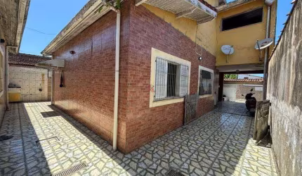 Casa para Venda em Itanhaém, Belas Artes, 5 dormitórios, 2 suítes, 2 banheiros, 1 vaga