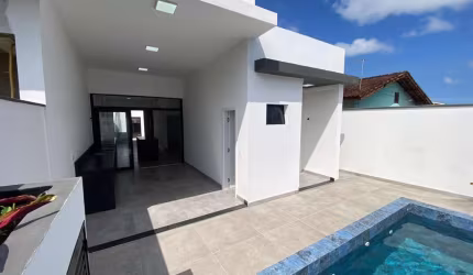 Casa para Venda em Itanhaém, Regina, 2 dormitórios, 2 suítes, 1 banheiro, 3 vagas