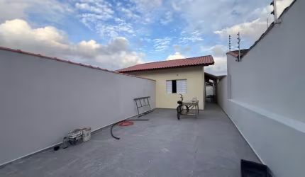 Casa para Venda em Itanhaém, Laranjeiras, 2 dormitórios, 1 suíte, 1 banheiro, 4 vagas