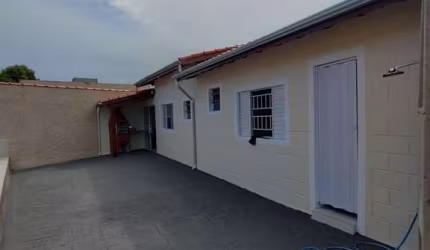 Casa para Venda em Itanhaém, Jardim Suarão, 2 dormitórios, 2 banheiros, 4 vagas