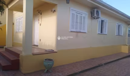 Casa com 2 quartos à venda na CORONEL APOLINARIO DE MORAES, 876, Centro, Montenegro, 120 m2 por R$ 320.000