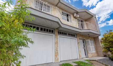 Casa com 4 dormitórios no Parque da Matriz