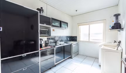Terreno com duas casas à venda – Excelente oportunidade!