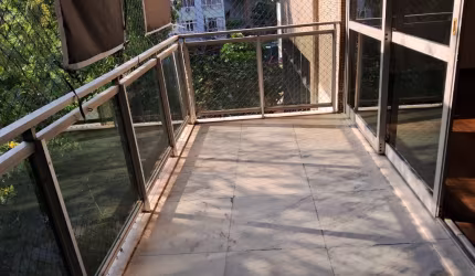 Varandão 135m2 duas vagas na escritura.
