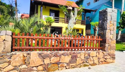 CASA SEMI-MOBILIADA DE 3 DORMITÓRIOS PRÓXIMO AO CENTRO DE NOVA PETRÓPOLIS, Logradouro, Nova Petropolis - RS
