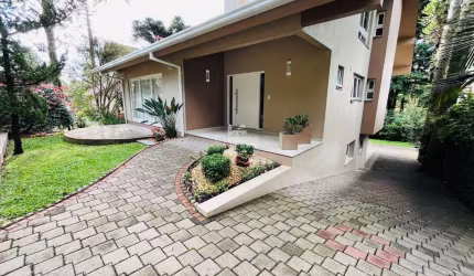 CASA COM 4 DORMITÓRIOS VENDA A 3 MIN DA PRAÇA, Centro, Nova Petropolis - RS