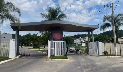 LINDA CASA NO CONDOMÍNIO ESTÂNCIA DOS LAGOS - SANTA LUIZA-MG