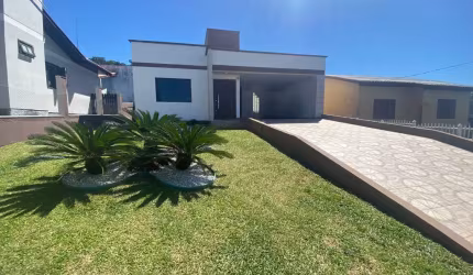 CASA ALTA E ESCRITURADA NA COLONINHA – OPORTUNIDADE IMPERDÍVEL!