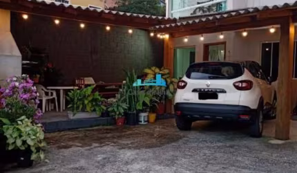 Casa com 7 quartos à venda no Saco Grande, Florianópolis  por R$ 800.000