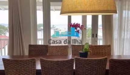 Casa em condomínio fechado com 4 quartos à venda em Canto da Lagoa, Florianópolis  por R$ 4.290.000