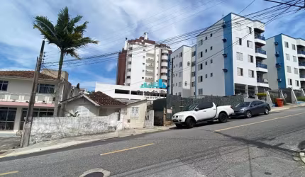 Terreno à venda no Estreito, Florianópolis  por R$ 6.380.000