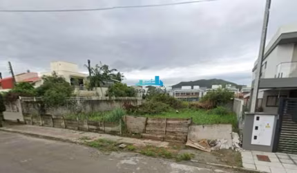 Terreno à venda no Campeche, Florianópolis  por R$ 1.210.000