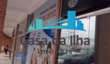 Sala comercial à venda no Forquilhinhas, São José  por R$ 570.000