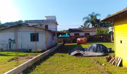 Terreno à venda no Morro das Pedras, Florianópolis  por R$ 700.000
