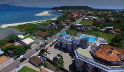 Apartamento com 2 quartos à venda no Ponta das Canas, Florianópolis  por R$ 589.000