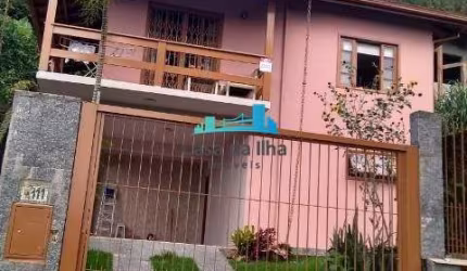 Casa com 3 quartos à venda no Córrego Grande, Florianópolis  por R$ 900.000