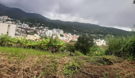 Terreno à venda no Córrego Grande, Florianópolis  por R$ 2.900.000