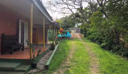 Casa com 3 quartos à venda no Santinho, Florianópolis  por R$ 3.000.000