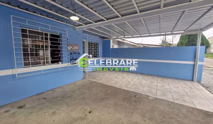 EXCELENTE CASA EM COLOMBO! 03 QTS,GARAGEM COBERTA,AMPLO TERRENO