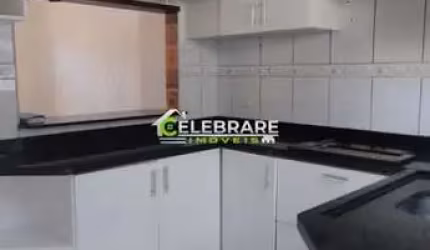 ÓTIMA CASA DE COND. EM COLOMBO,03 QTOS,CHURRASQ.,BEM LOCALIZADA