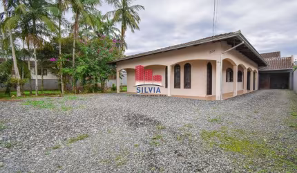 Belíssimo imóvel com 720m² no bairro Floresta!