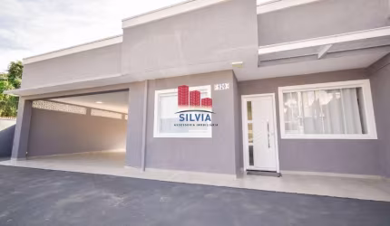 Casa térrea com piscina na Fazenda Rio Grande, bairro Gralha Azul