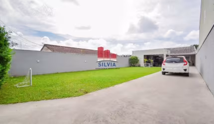 Casa térrea com 3 quartos sendo 1 suíte no Novo Mundo, terreno de 418m2